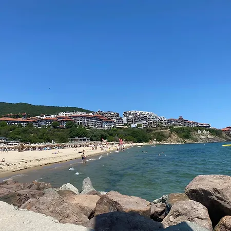 Garden Of Eden B3-2 Private One Bedroom Apartment *
